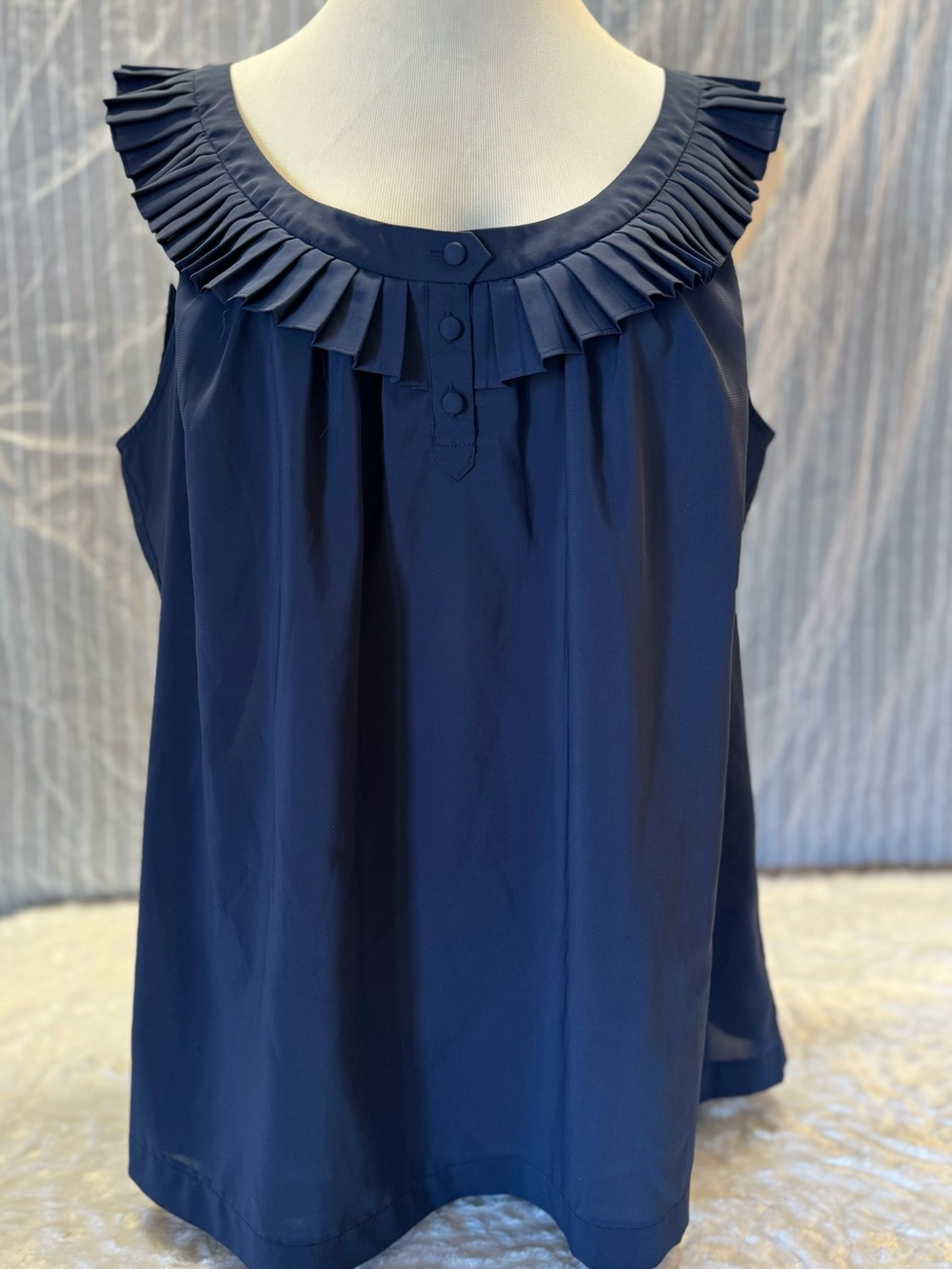 Avenue Pleated Ruffle Collar Sleeveless Top - Navy, In Size 22-24